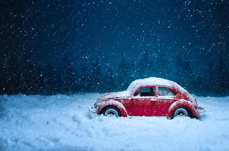 Winter car essentials checklist - Snow car kits
