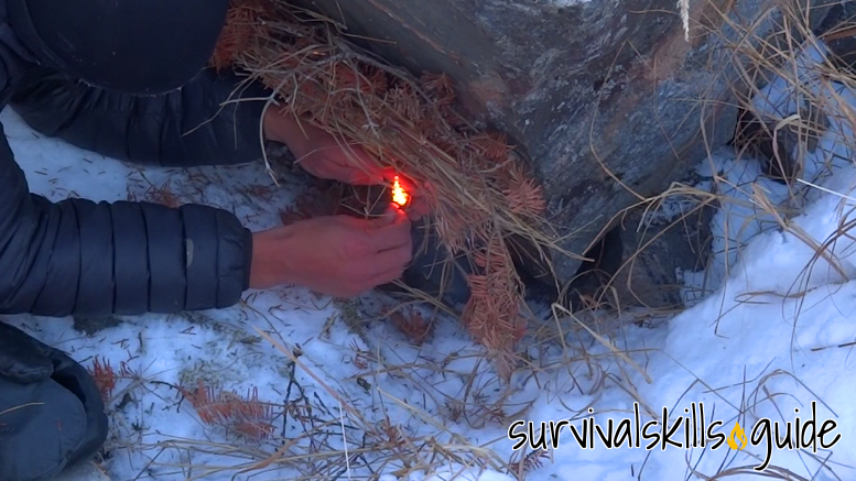 How to Start a Fire with Only One Match in Difficult Conditions